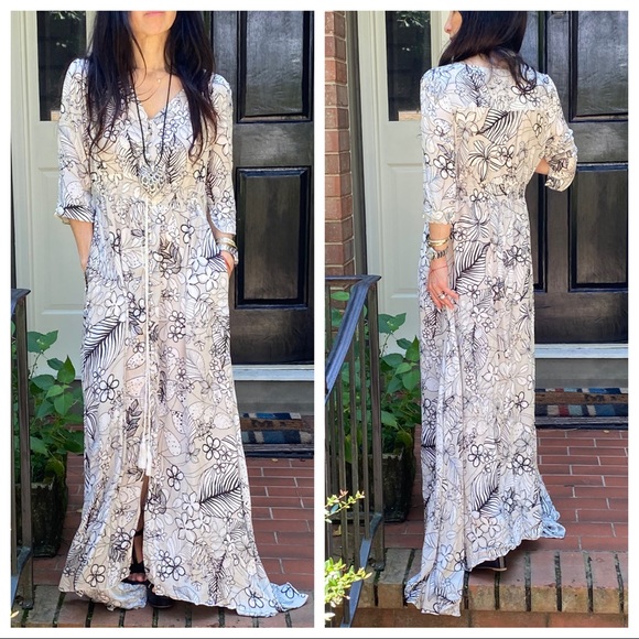 ShopEvelynne Dresses & Skirts - ✨LAST ONE✨BOHO CHIC FABULOUS PRINT MAXI DRESS